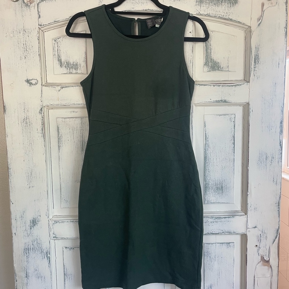 Sleeveless Shift Dress in Dark Green